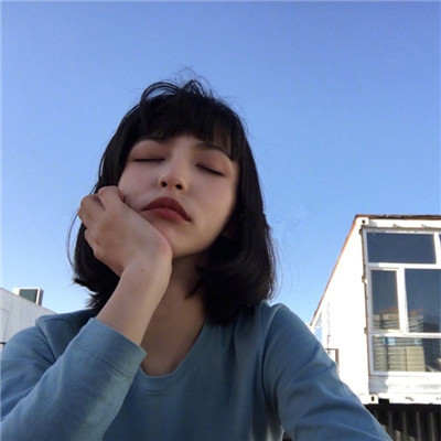 躺着的女生头像个性网图片
