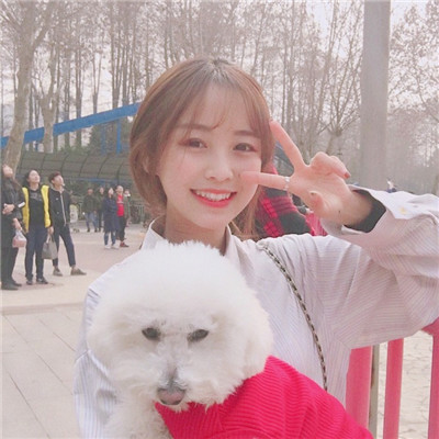 带帽子背带裤女生头像图片