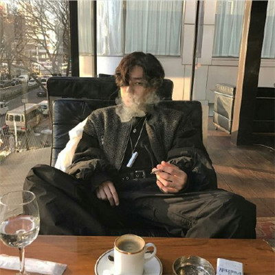 2018最火微信头像潮男图片光头抽烟卡通头像 男生图片大全图片