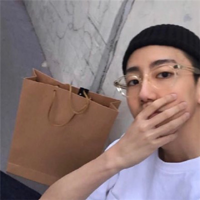 2018最火微信头像潮男图片光头抽烟卡通头像 男生图片大全图片