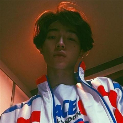 2018最火微信头像潮男图片光头抽烟卡通头像 男生图片大全图片