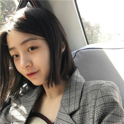 白色衬衫头像女生头像图片