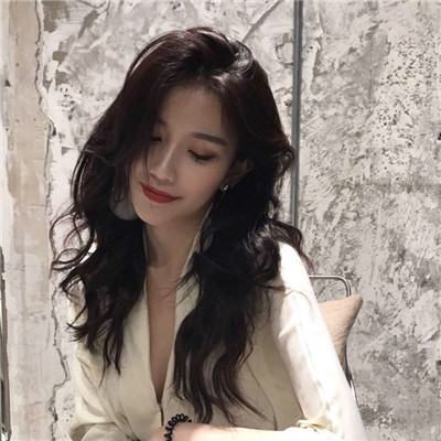 白色衬衫头像女生头像图片
