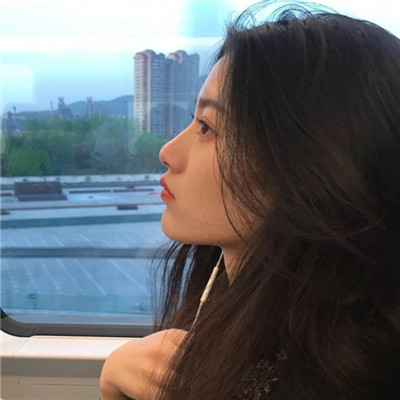 白色衬衫头像女生头像图片