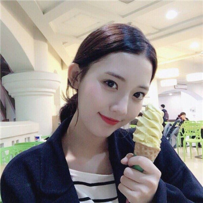 盘腿坐不露脸女生头像图片