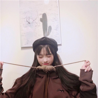 盘腿坐不露脸女生头像图片