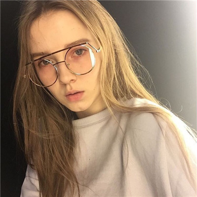 三张一个人的女生头像图片