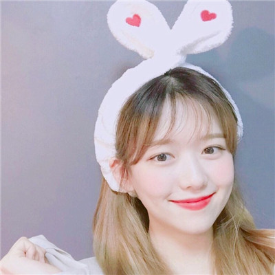 q友乐园女生黑白头像图片