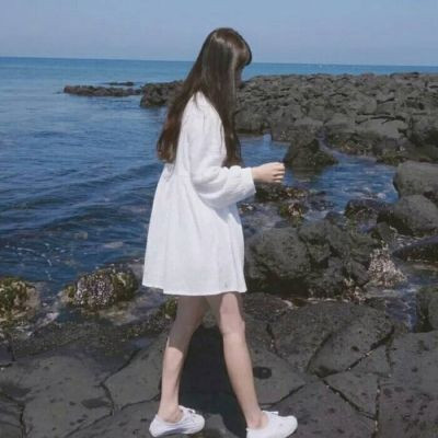 唯美卡通短发女生头像图片