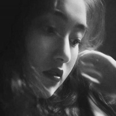 女生短发图片头像背影图片