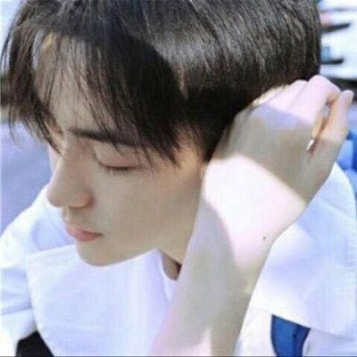 唯美高清男生头像 美髯白皙