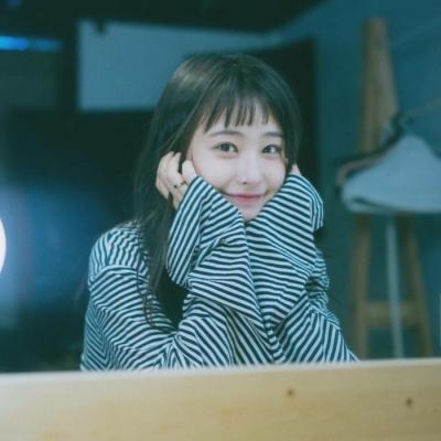 文艺气质美女头像 两弯似蹙非蹙笼烟眉图片