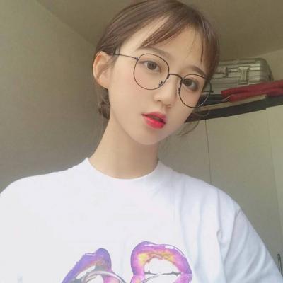 简单清爽女生头像 .俏丽若三春之桃图片