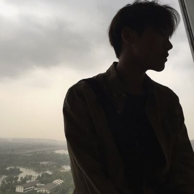 伤感意境孤独男生头像 含雪语应寒