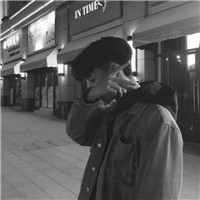 酷酷黑白帅气男生头像