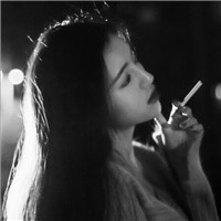 孤独寂寞黑白女生头像