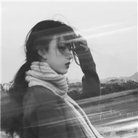 孤独寂寞黑白女生头像