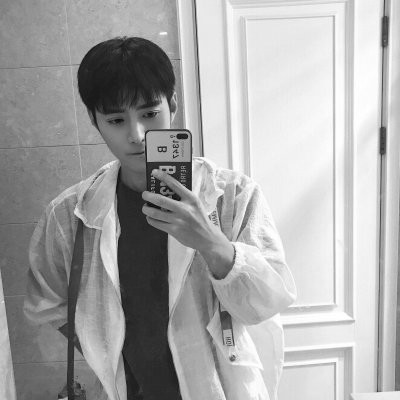 2018最潮qq头像喜欢宇航员当头像的男生图片