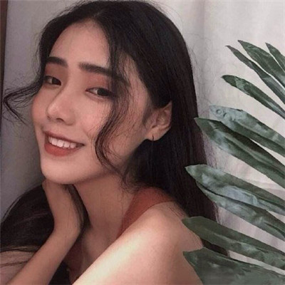 头顶摆v手势女生头像图片