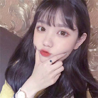 头顶摆v手势女生头像图片