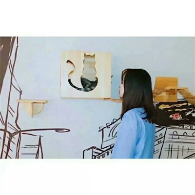 坐在地上的霸气女生头像图片