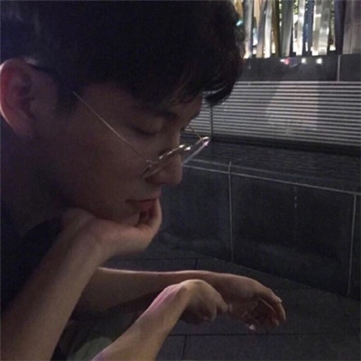 qq头像2018最新男背影欧美风动漫黑白帅气头像 男生头像个性网图片