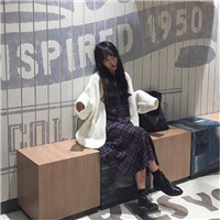 街头时尚个性女生头像图片