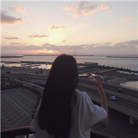 静静看海 海边背影女生头像图片