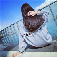 静静看海 海边背影女生头像图片