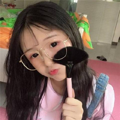 上下是白色的女生头像图片