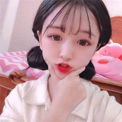 上下是白色的女生头像图片
