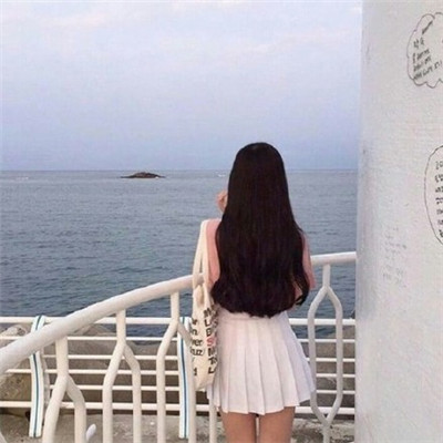 唯美背影短发女生头像图片
