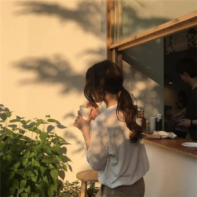 唯美背影短发女生头像图片