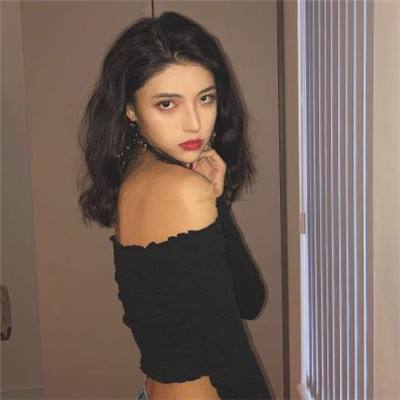唯美背影短发女生头像图片