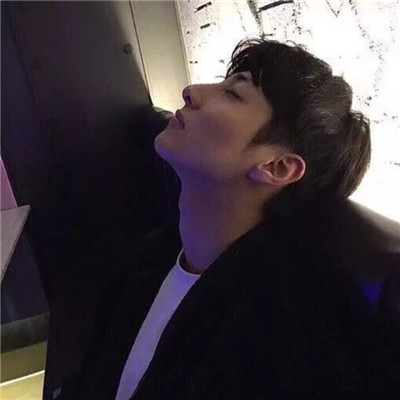 2018最流行的头像夕阳下的海边男生头像图片