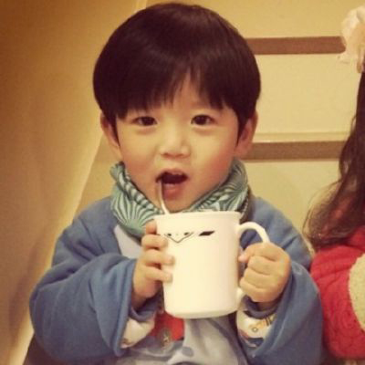 萌宝情侣头像一左一右两张