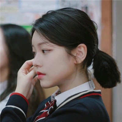 qq头像女生动漫高冷图片