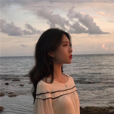 qq头像女生动漫高冷图片