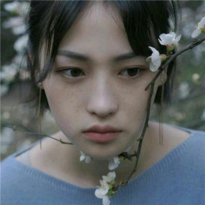qq头像女生动漫高冷图片