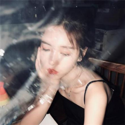 qq头像女生动漫高冷图片