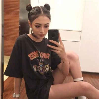 qq女生头像粉色衣服图片