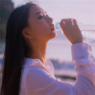 女生超拽带字头像最新图片