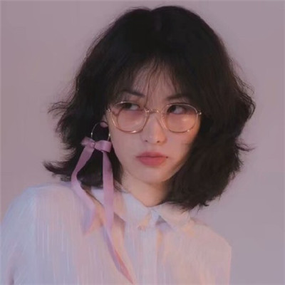 好看的二次元头像女生图片
