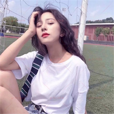 好看的二次元头像女生图片