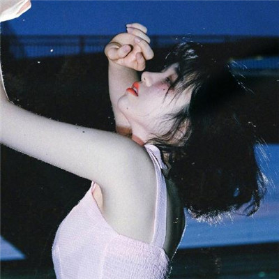好看的二次元头像女生图片