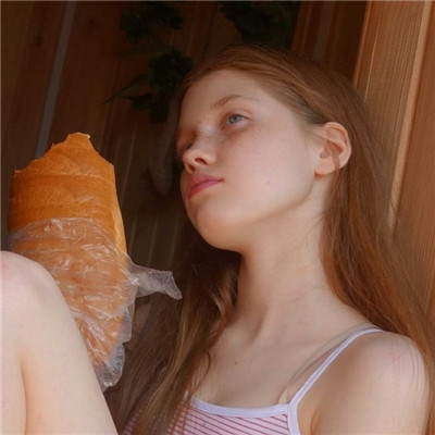 好看的二次元头像女生图片