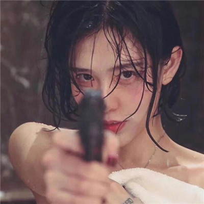 带耐克帽子的女生头像
