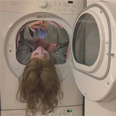 带耐克帽子的女生头像图片