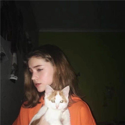带耐克帽子的女生头像图片