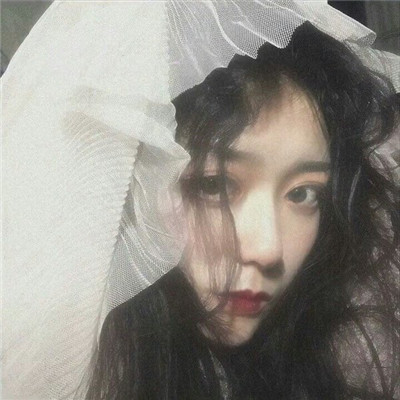 带耐克帽子的女生头像图片